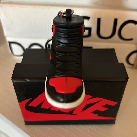 RUBBER KEYCHAIN , COMES WITH BOX - Picture 3 of 4